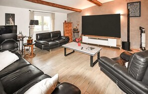 TV - Maison avec piscine privée (Caveirac)