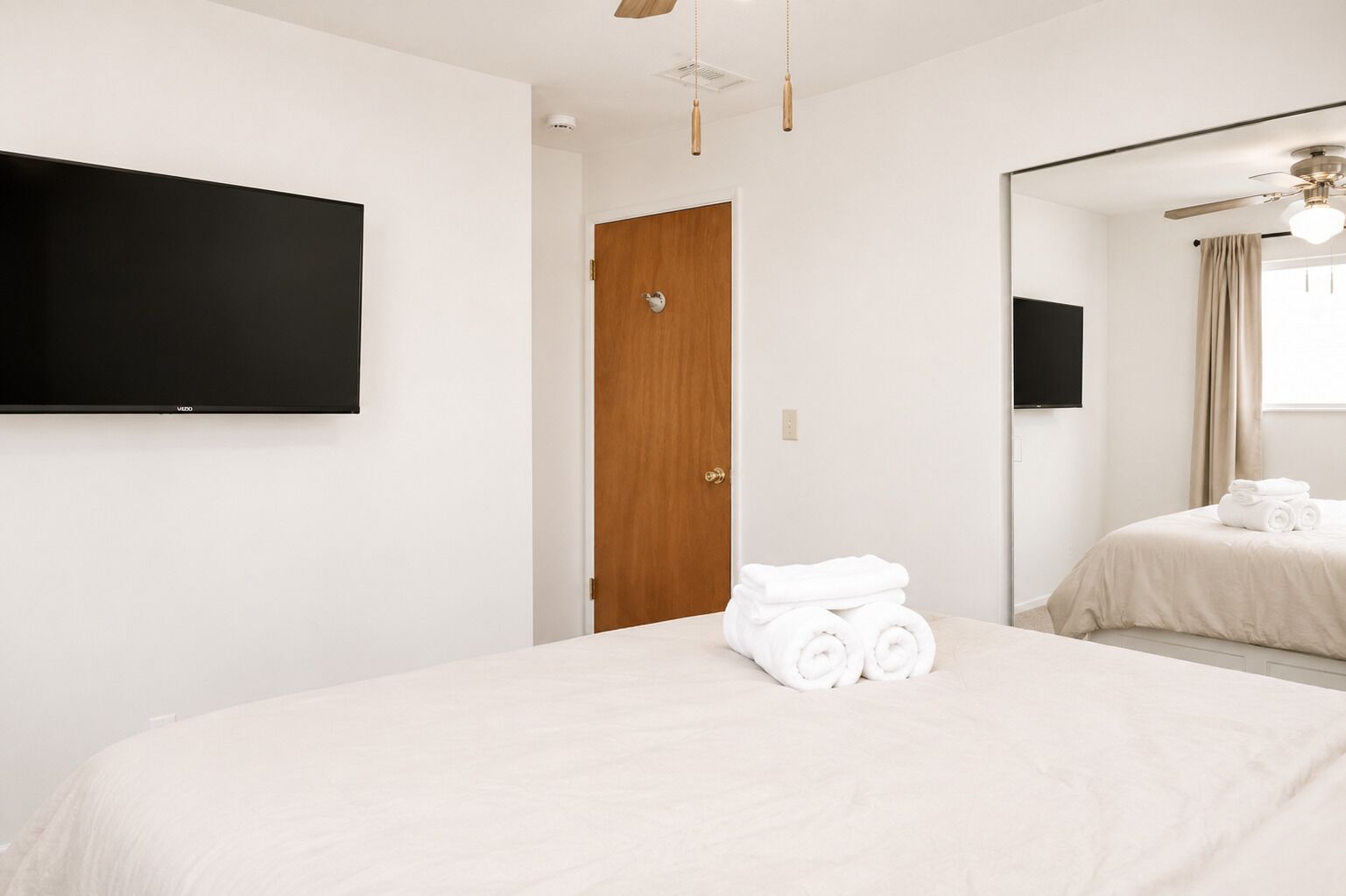 Iron/ironing board, WiFi, bed sheets