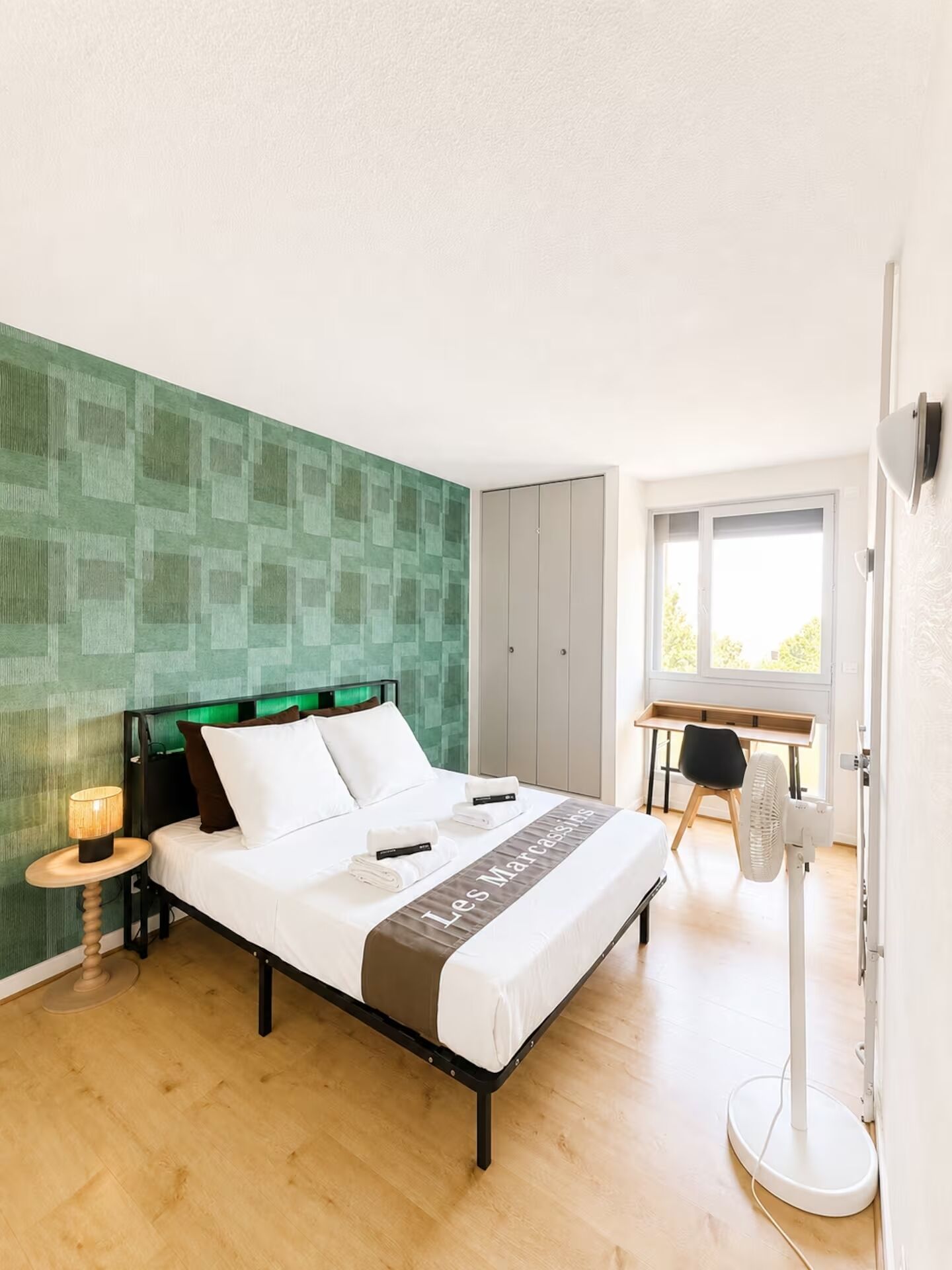 5 habitaciones, escritorio, tabla de planchar con plancha y wifi gratis 