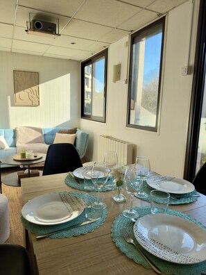 Dining - Vrbo Property (Échirolles)