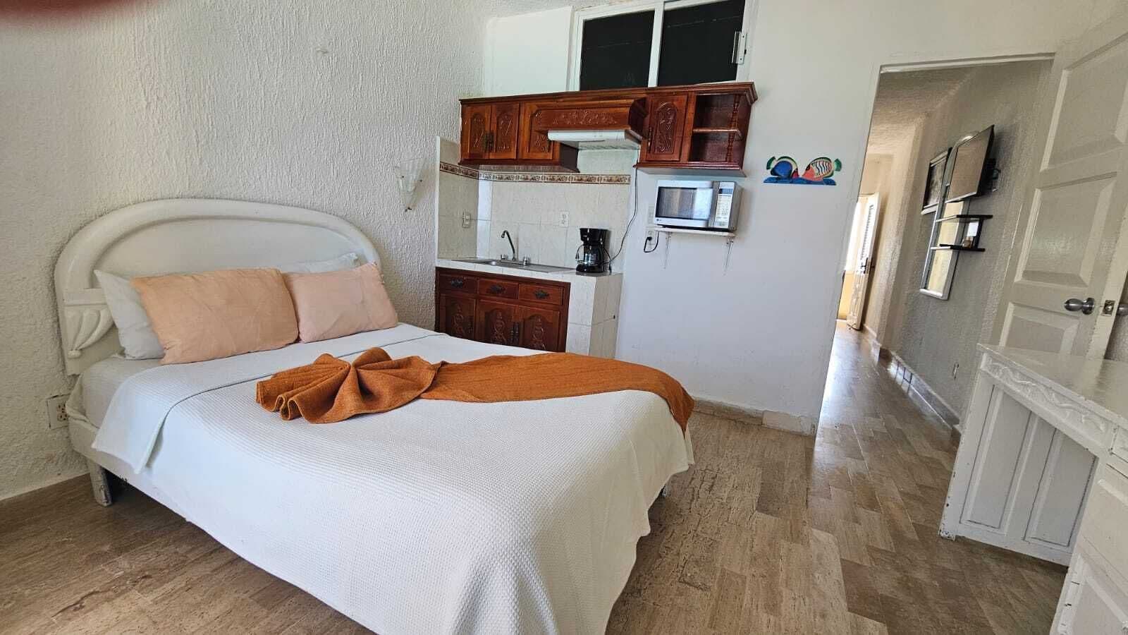 Studio - 2 queensize-sängar - utsikt mot stranden | Arbetsyta för laptop och gratis wi-fi