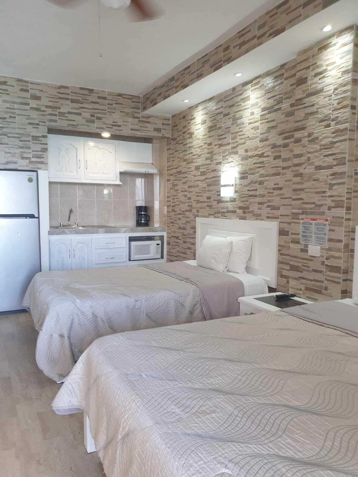 Studio, 2 Queen Beds, Beach View