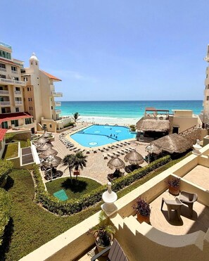 Pool - Caribbean View at Cancun Plaza Condos (Cancún)