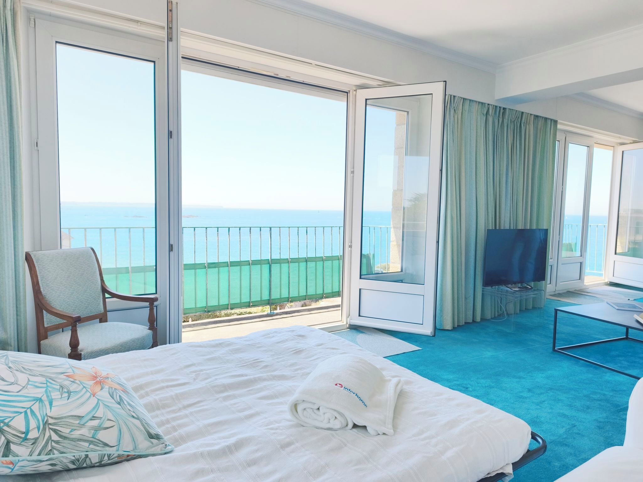 2 bedrooms, internet