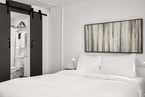 Internet, bed sheets - Modern Studio in Miramar | Walk to Convention Ctr (San Juan)