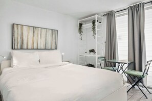 Internet, bed sheets - Modern Studio in Miramar | Walk to Convention Ctr (San Juan)