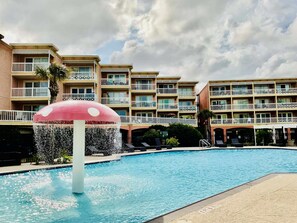 Pool - The Jellyfish – Resort-style (Galveston)