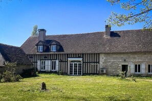 Exterior - Au Logis Noisette - SAINT LOUP GEANGES (SAINT LOUP GEANGES)