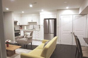 Shared Dormitory, 1 Bedroom | Living area | Books