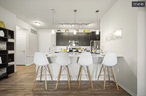 Private kitchen - Cozy Arizona Home with Modern Comforts (Chandler)