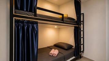 Shared Dormitory | Cadar katil