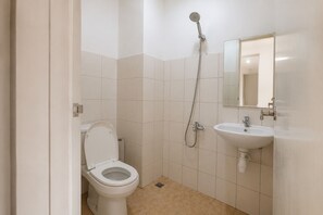 Standard Room | Bathroom - Nusantara Tajur Bogor Hostel By Reccoma (Kota Bogor)