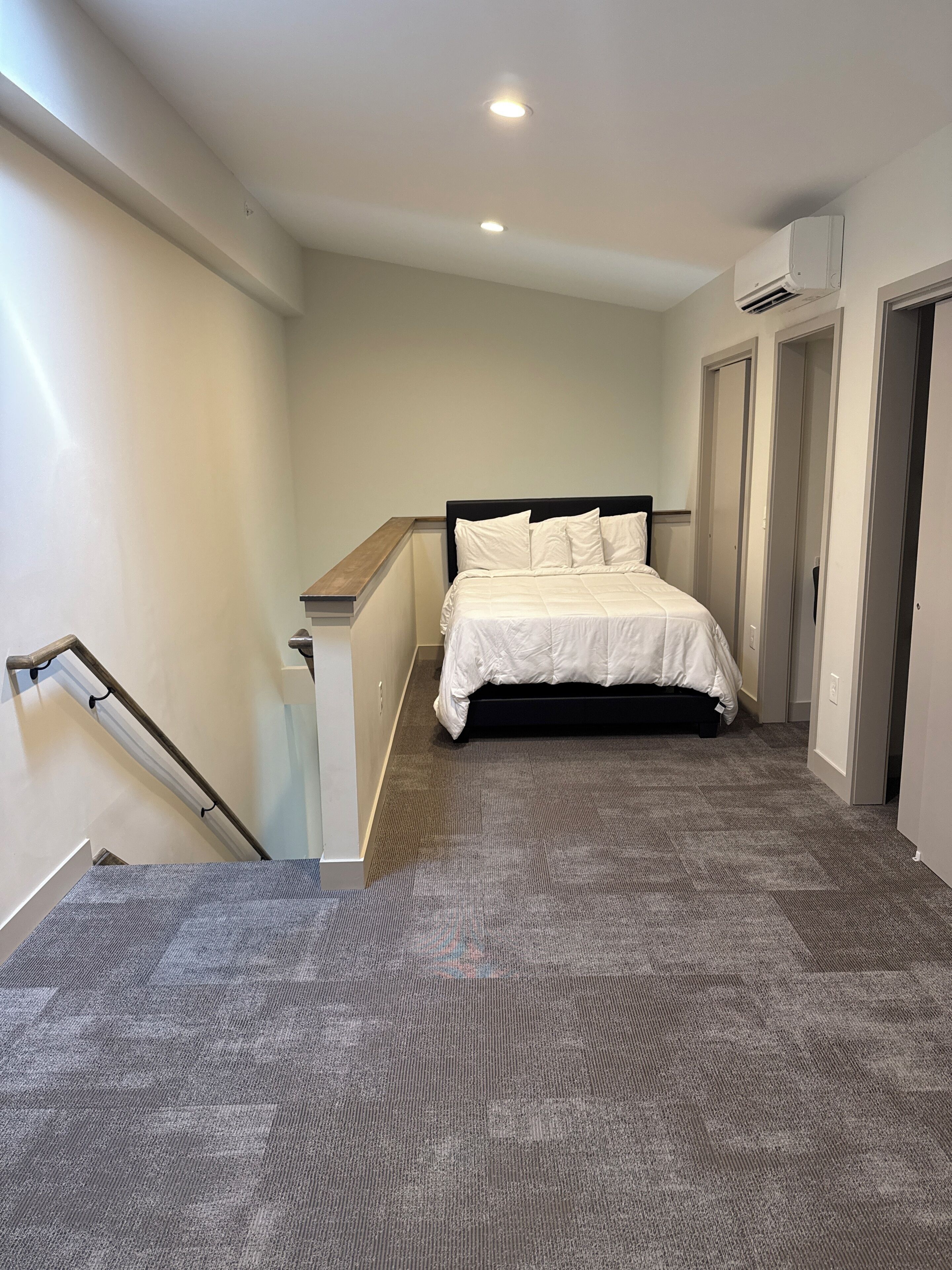 Room 302  | 熨斗/熨衣板、免费 WiFi