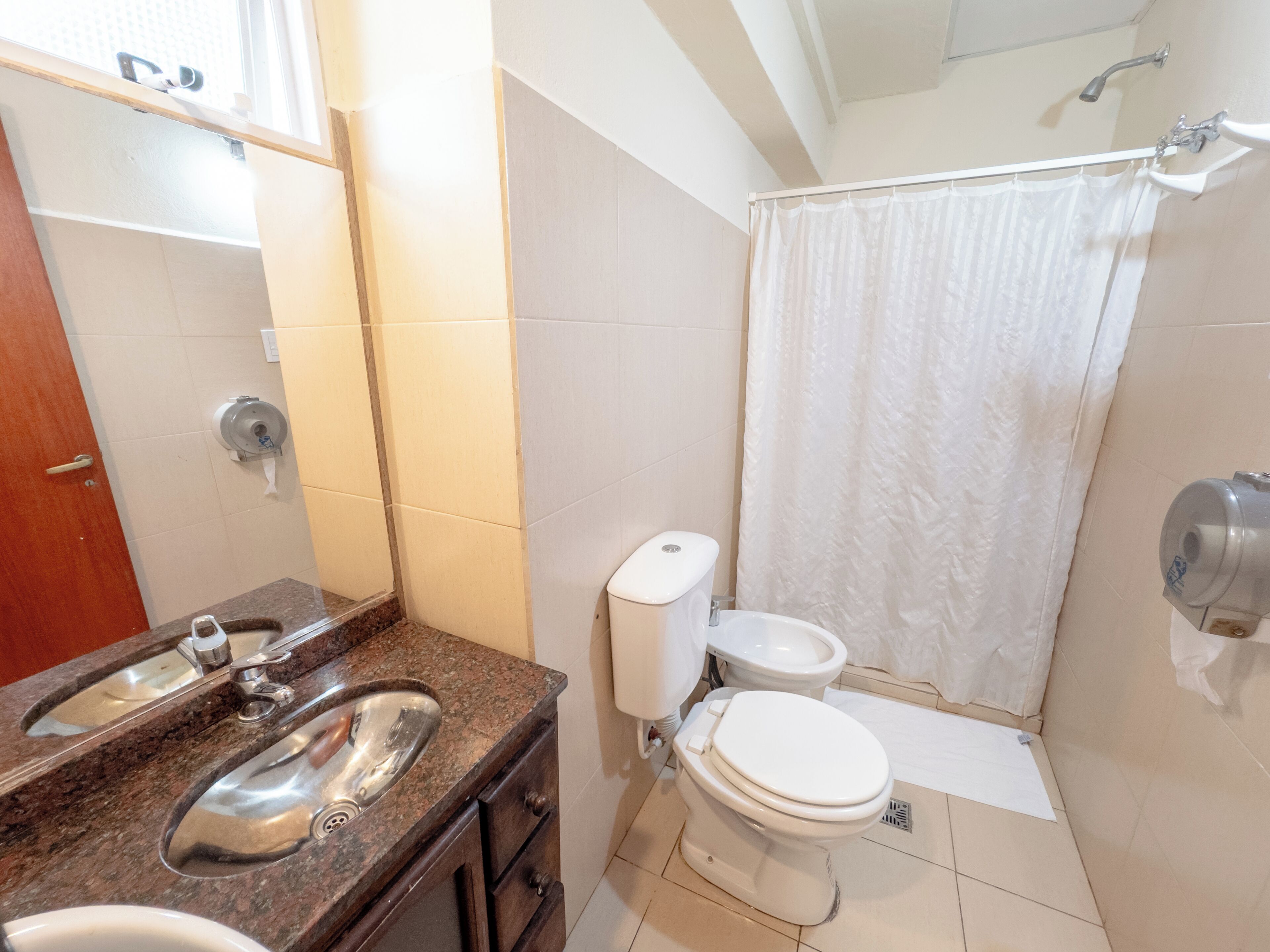 Chambre Triple Standard | Salle de bain