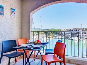 Outdoor dining - Les Cascadelles by Interhome (Cogolin)