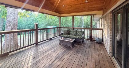 Peaceful country home minutes from Lake Mitchell