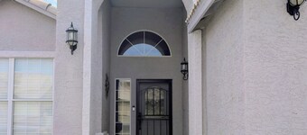 Spacious 3bd/2ba river getaway with RV/Boat parking