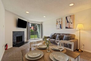 Living area - Cozy 2BR Condo @Auburn | Near Shopping & Highways (Auburn)