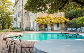 A heated pool - Château avec piscine privée (Valréas)