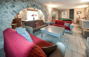 TV - Maison avec piscine privée (Mazan)