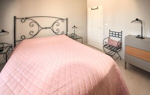 Free WiFi - Gorgeous home in Villes- sur- Auzon with WiFi (Villes- sur- Auzon)
