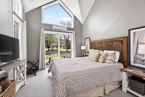 2 bedrooms, iron/ironing board, travel cot, WiFi - Wildflower Townhouse, Steps to Holiday Valley (Ellicottville)