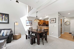 Dining - Wildflower Townhouse, Steps to Holiday Valley (Ellicottville)