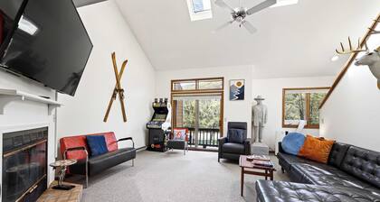 Walkable Stone Ridge Townhouse, Village & HoliMont