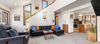 Walkable Stone Ridge Townhouse, Village & HoliMont