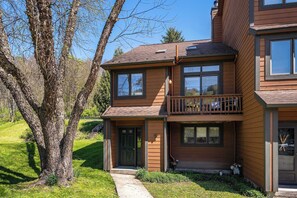 Exterior - Walkable Stone Ridge Townhouse, Village & HoliMont (Ellicottville)