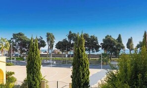 Property grounds - Studio with air conditioning and balcony (Imperia)