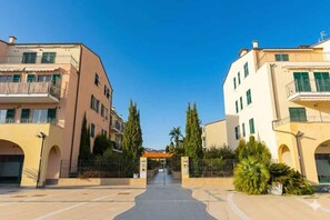 Exterior - Studio with air conditioning and balcony (Imperia)
