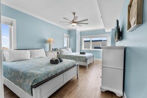 Desk, iron/ironing board, WiFi, bed sheets - Large Oceanfront Condo w/Pool - Steps To The Beach (Ocean City)