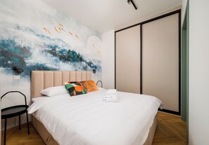 Tabla de planchar con plancha, wifi y ropa de cama 