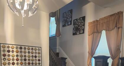 Perfect 5-bedroom house in Pittsburgh for your next getaway