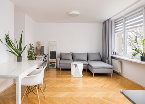 TV - Plac Zbawiciela Harmony Apartment (Warszawa)