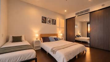 Desk, iron/ironing board, travel cot, WiFi