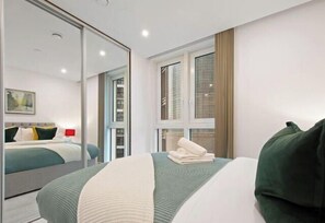 Cots/infant beds