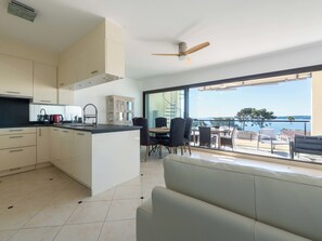 Interior - Sea-View Rooftop Apartment – Beaches & Private Parking (Cannes)