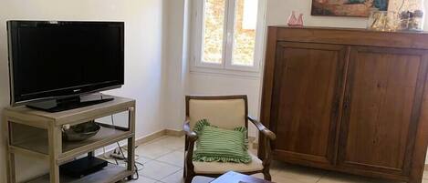 TV, DVD player