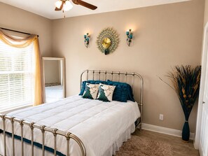 Room - Luxe Pensacola Getaway (Pensacola)