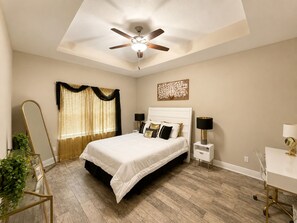 Room - Luxe Pensacola Getaway (Pensacola)