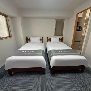 Blackout curtains, soundproofing, free WiFi - Dc Sakura Hotel - Namba Branch (Osaka)