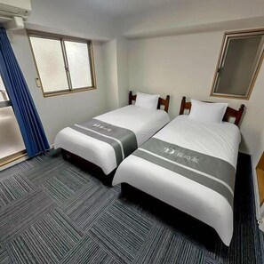 Blackout curtains, soundproofing, free WiFi - Dc Sakura Hotel - Namba Branch (Osaka)