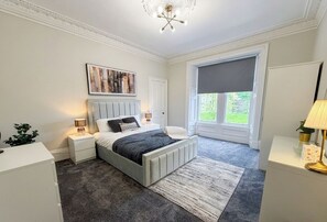 3 bedrooms, iron/ironing board, WiFi, bed sheets - Panoramic View - Garden - Parking - Sleeps 6 (Dundee)