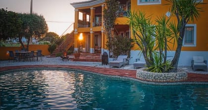 Chalet with pool Meia Praia beach, Lagos