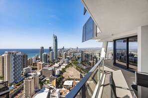 Property grounds - Circle on Cavill Ocean & River Views (Surfers Paradise)