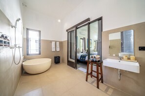 Luxury Villa, 3 Bedrooms, Garden View | Bathroom | Slippers - Bali Dream Garden Ubud (Ubud)