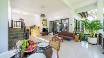 Luxury Villa, 2 Bedrooms, Kitchen, Garden View | Dining