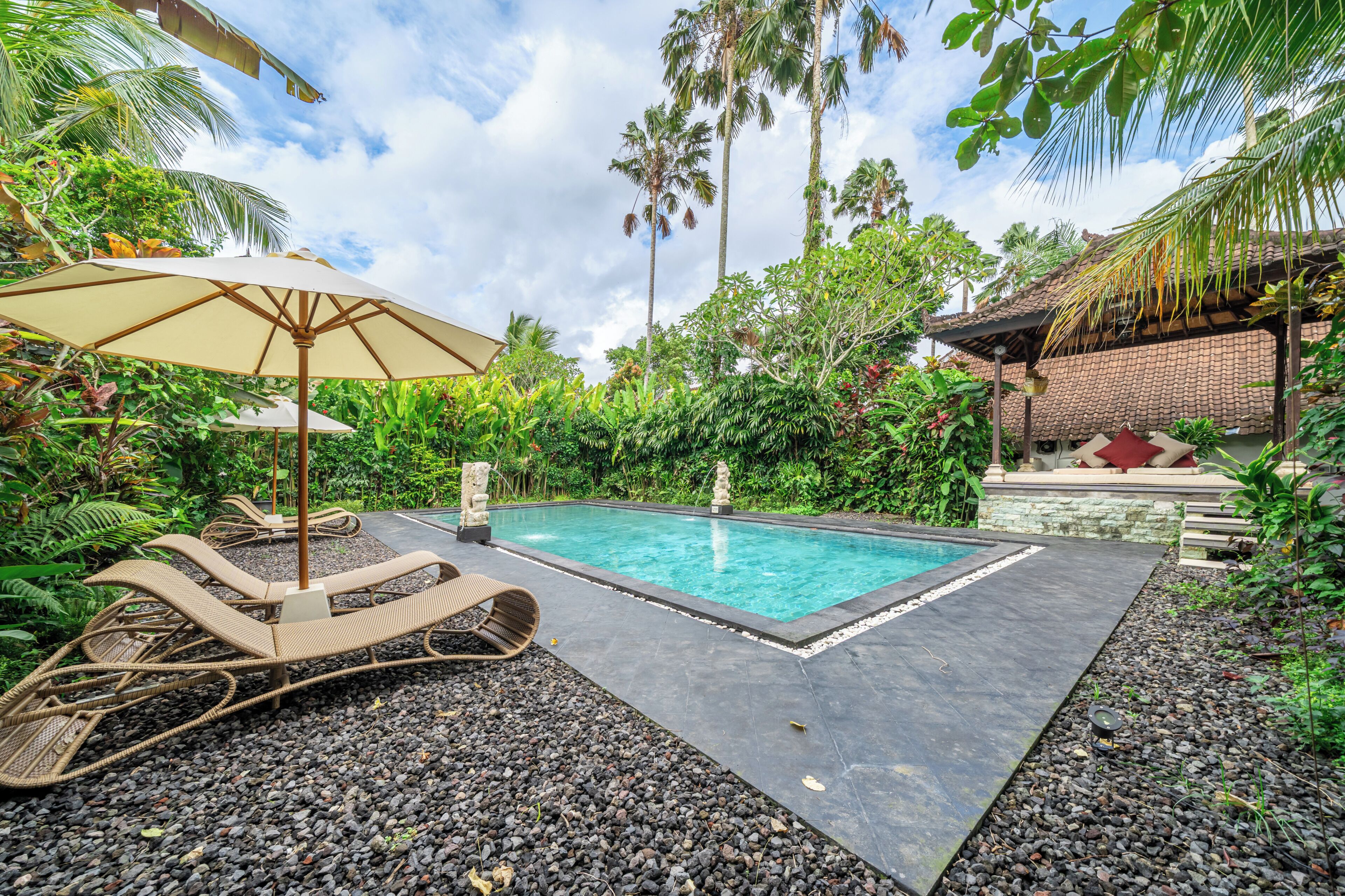 2 kolam renang outdoor